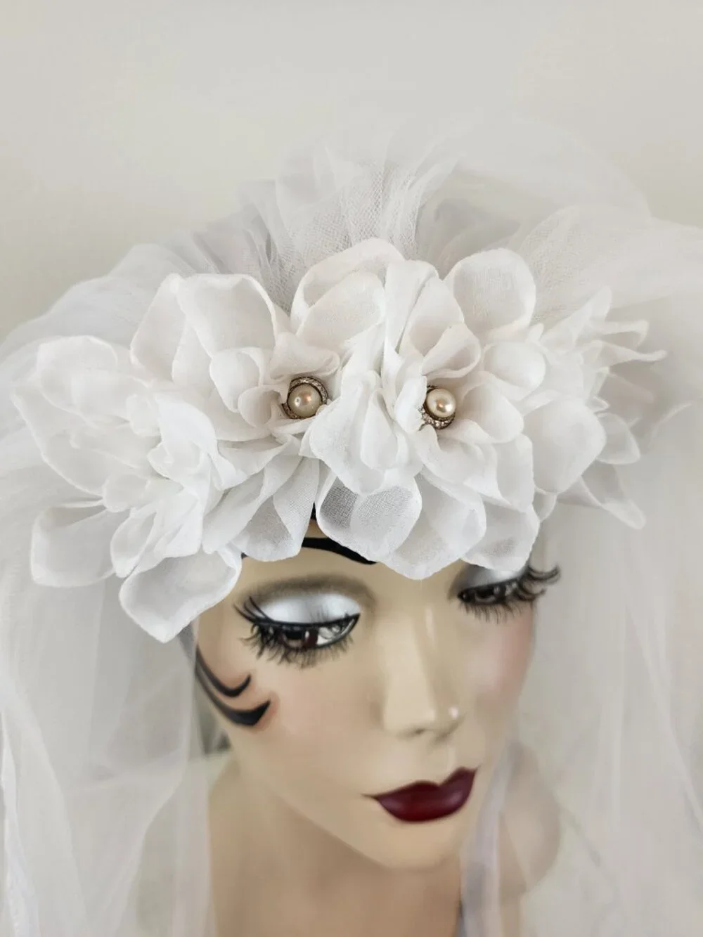 Vintage White Tulle Double Layer Wedding Bridal Veil w/ White Roses Rhinestones